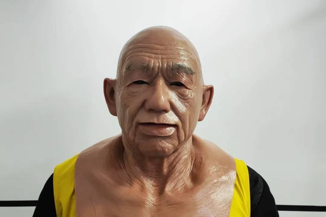 “變臉”大盜落網(wǎng)<strong></p>
<p>硅膠</strong>！硅膠面具難逃法眼:硅膠